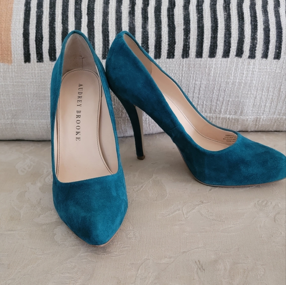 Audrey Brooke Aqua Heels